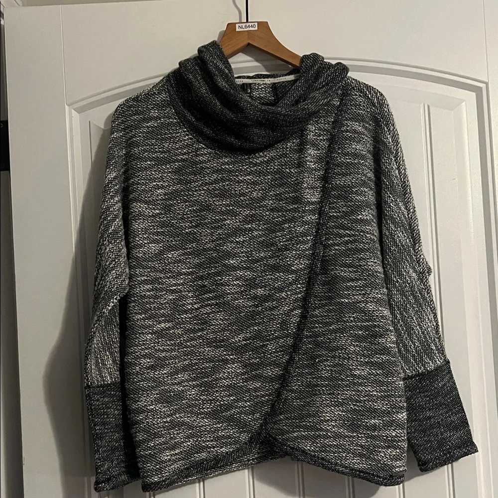 Calvin Klein Sweater Size medium